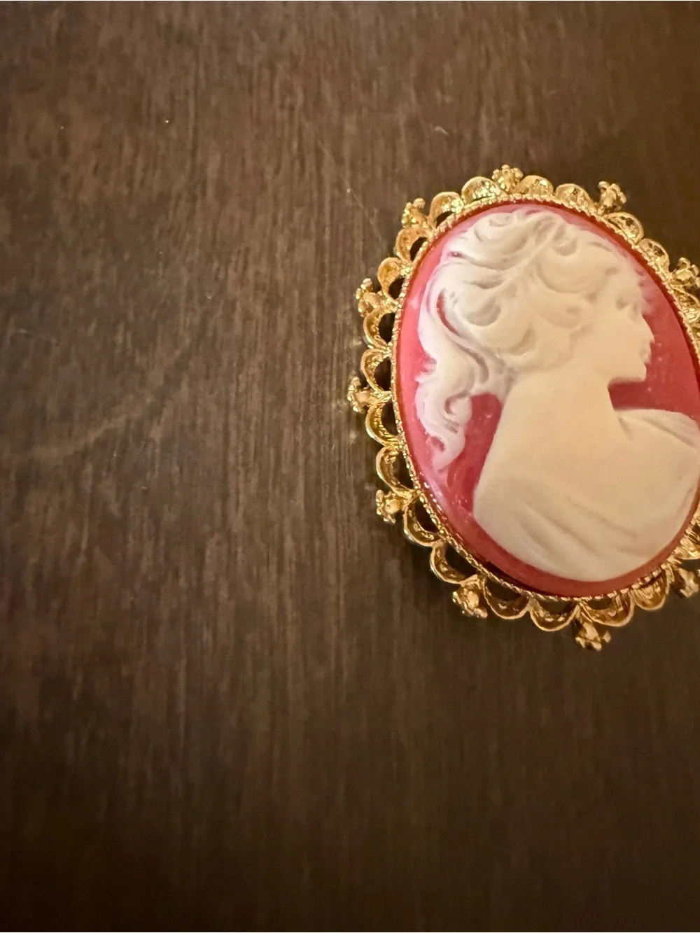 Vintage New View Cameo Pin Brooch Gold Tone Pink White Lady
